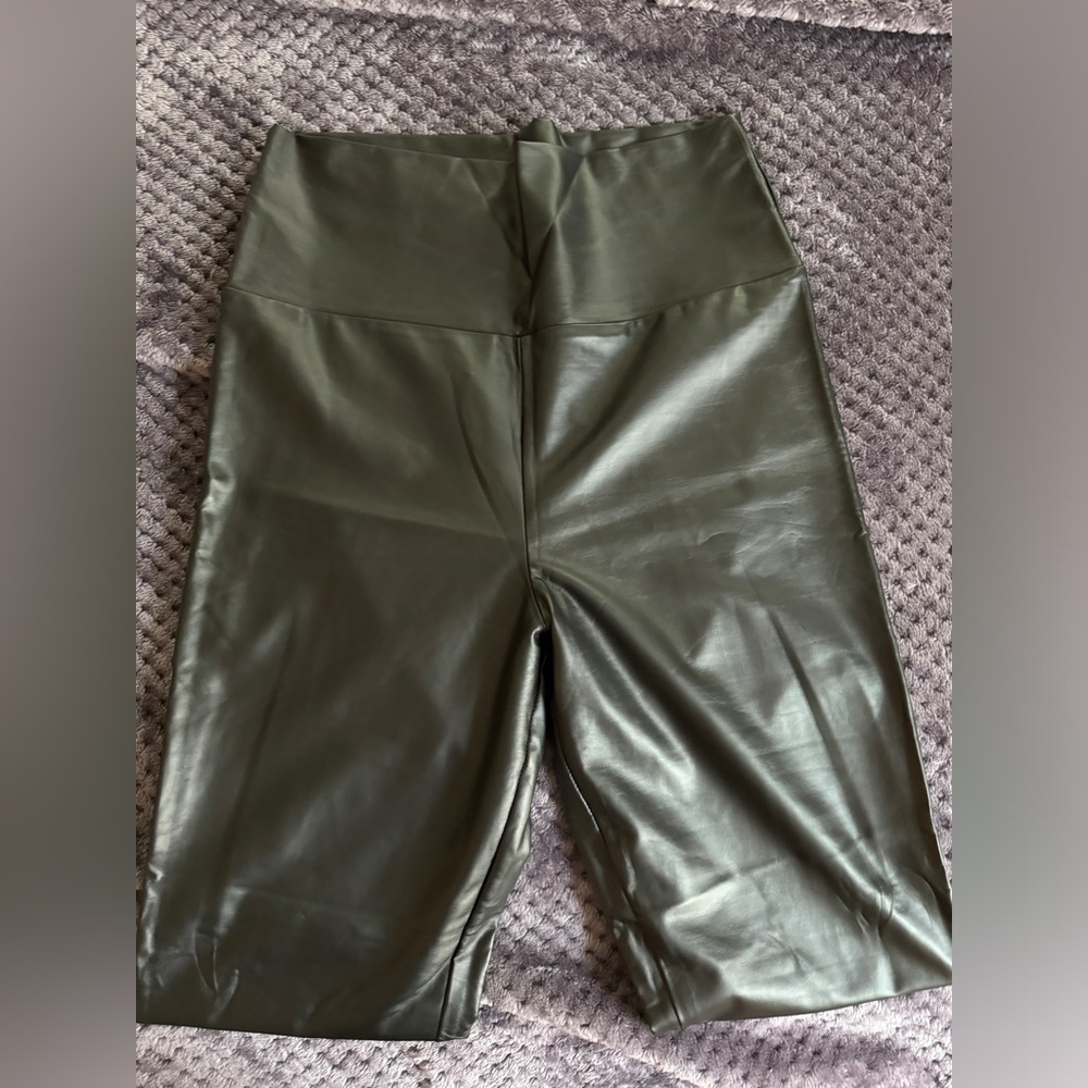 Women’s sz XL leather look leggings nwot